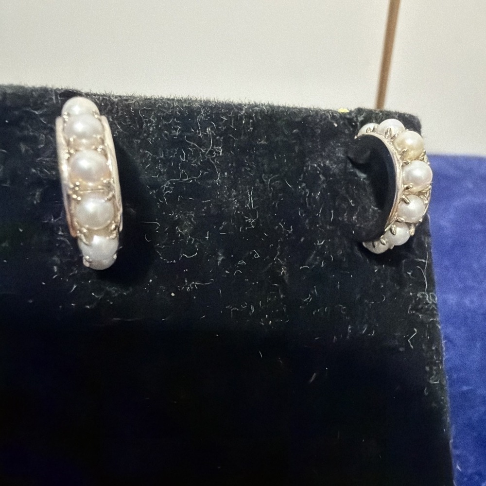 Kate Spade Earrings Modern Faux Pearls Silver Tone Half Hoop Huggie